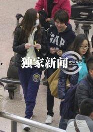 戴口罩爆料娱乐圈,揭秘明星们的真实生活与幕后故事 第2张 戴口罩爆料娱乐圈,揭秘明星们的真实生活与幕后故事 第2张